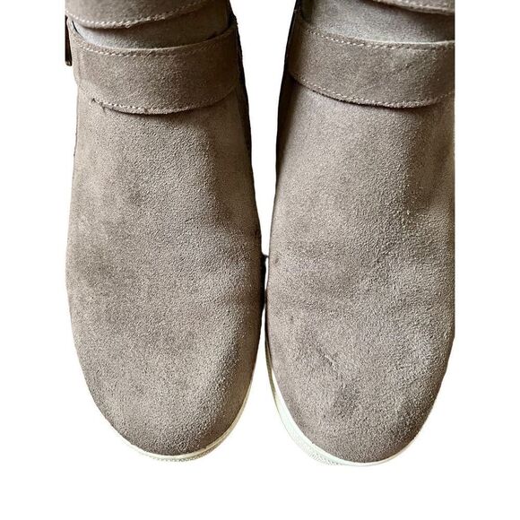 Blondo Geneva Womens 8.5 Ankle Boot Waterproof Taupe Suede Hidden Wedge Faux Fur - Picture 10 of 15